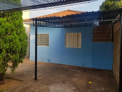 Casa para Venda, em Ourinhos, bairro Jardim Itamaraty, 2 dormitórios, 1 banheiro, 1 vaga